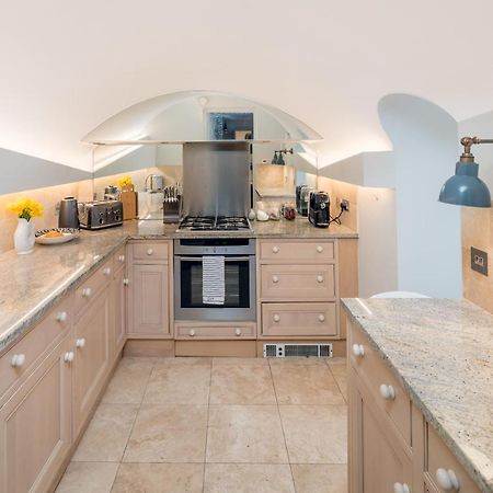 Apartmán Cozy Flat With Patio In The Heart Of Pimlico Londýn Exteriér fotografie